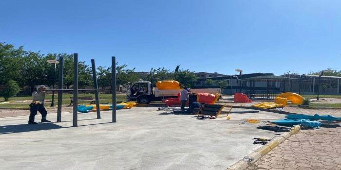 Parklarda temizlik ve bakım çalışmaları devam ediyor